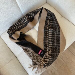 Supreme reversible logo scarf
